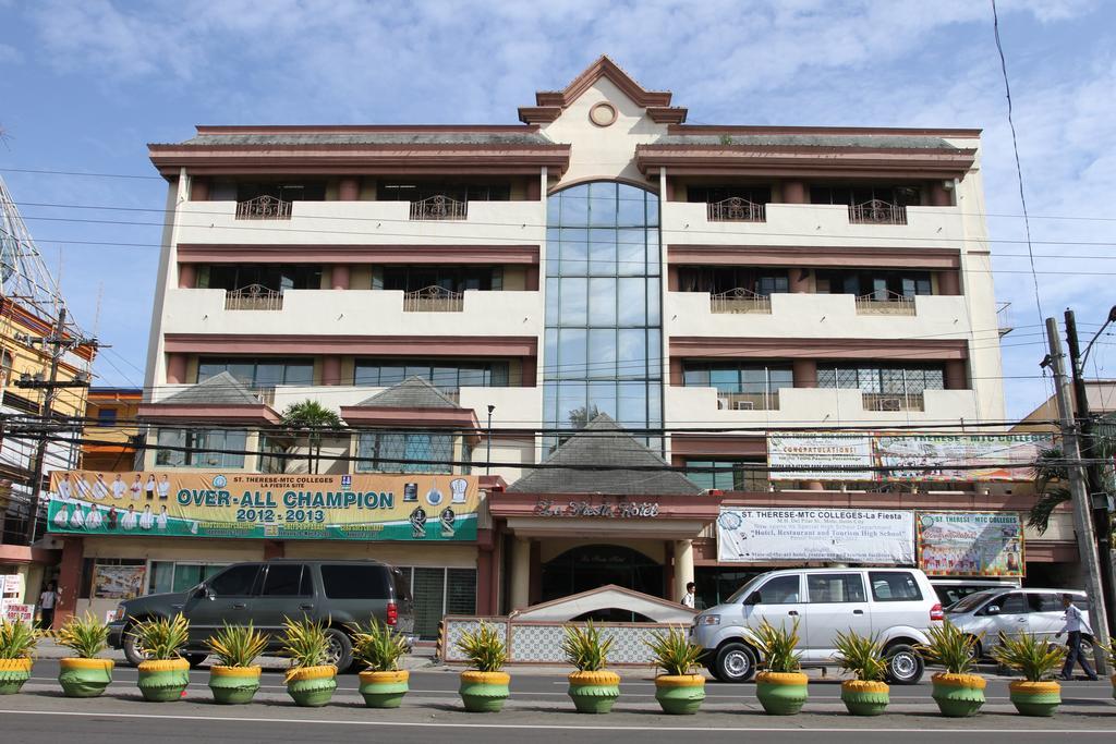 La Fiesta Hotel Iloilo Exterior foto