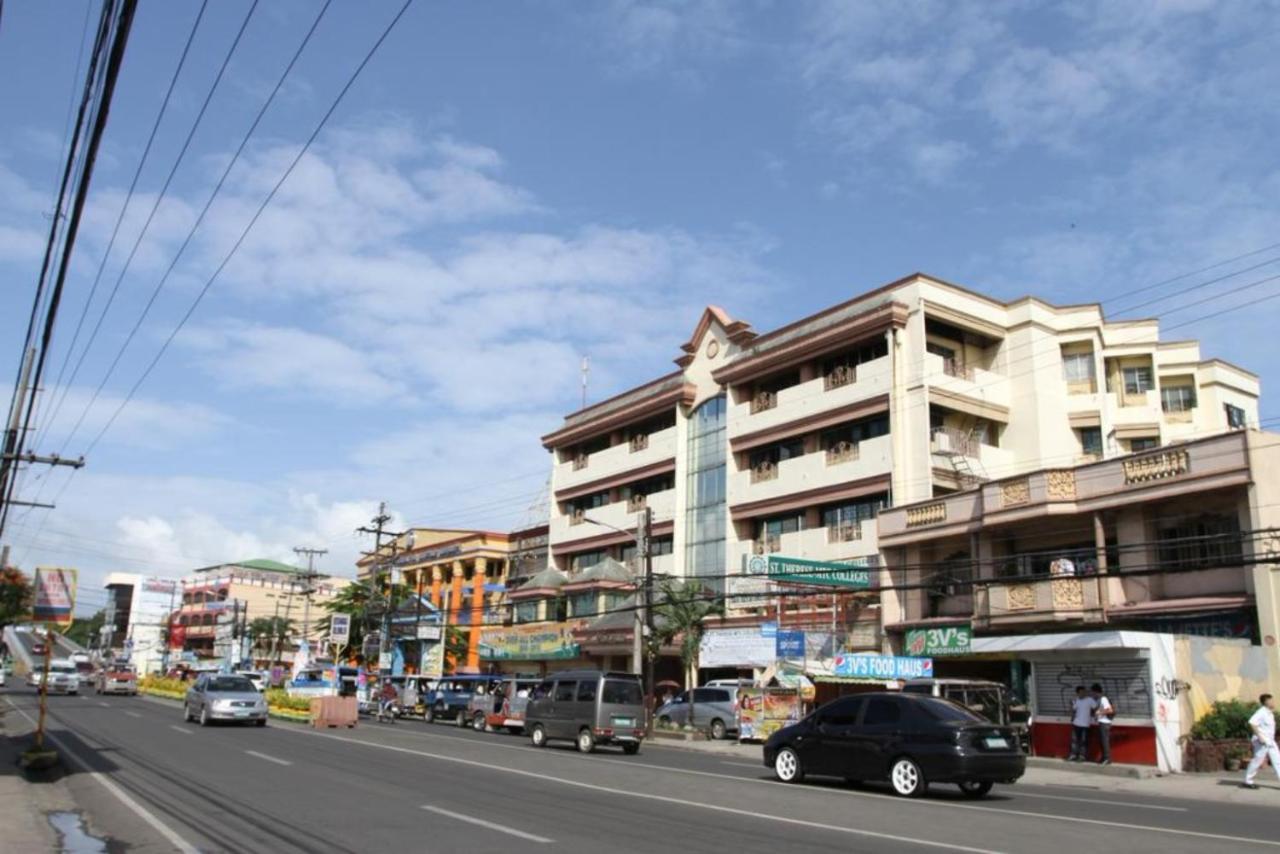 La Fiesta Hotel Iloilo Exterior foto